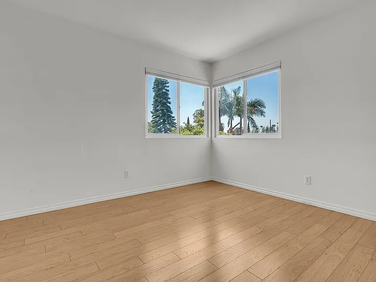 2750 N Canal St — Photo 11