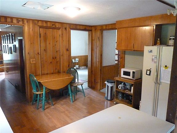 5th image of 331 E Elmwood Ave