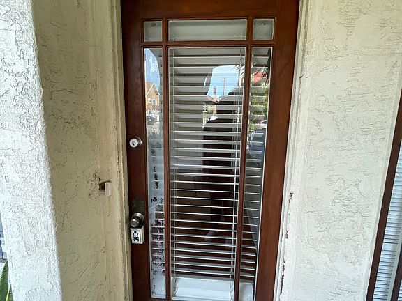 5th image of 3942 Centre St #3943