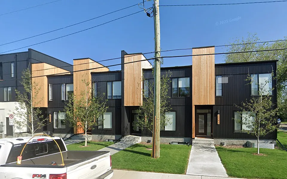 2202 49th Ave SW