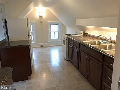 1 bed, 800 sqft, $1,125 — Photo 3