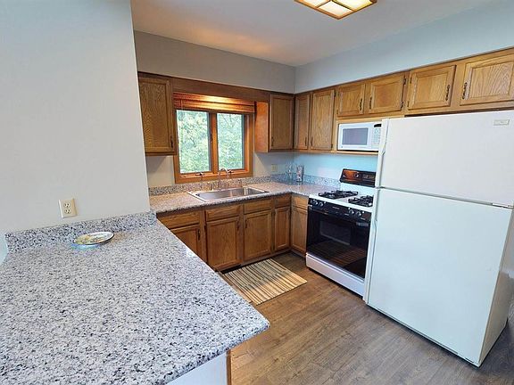 5th image of N7465 E Lakeshore Dr