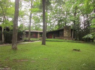 1195 Yellow Creek Ln, Akron, OH 44333