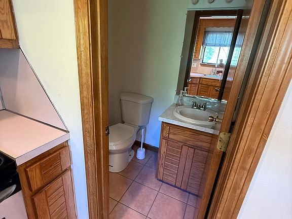 4th image of 600 Clark Ave APT 33