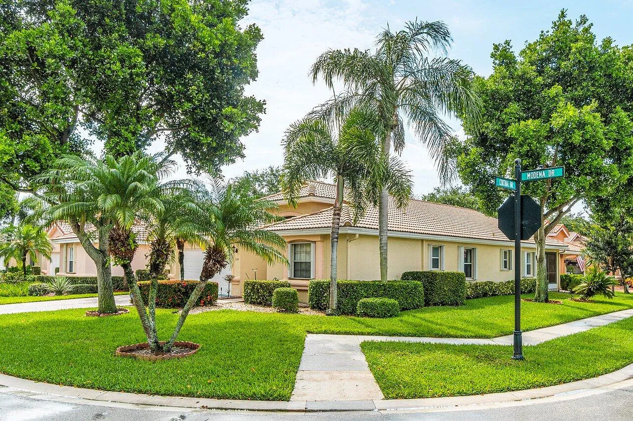 3 bed, 2.0 bath, 1728 sqft, $3,200 — Photo 1