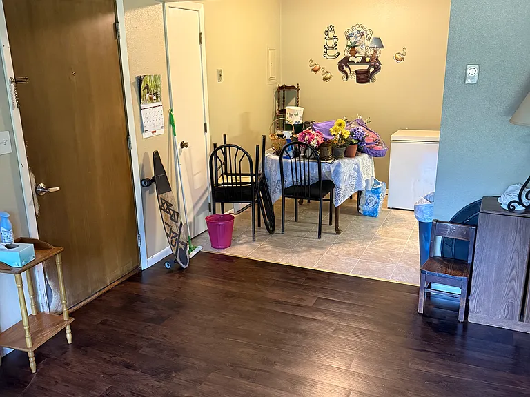 1127 College St #2 — Photo 4