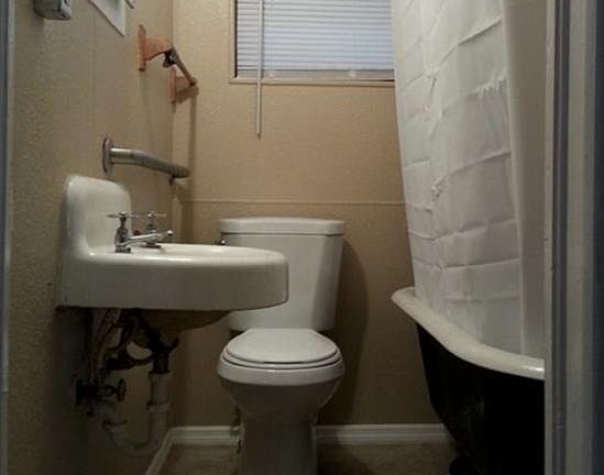 3rd image of 806 1/2 Avenue O SW APT B