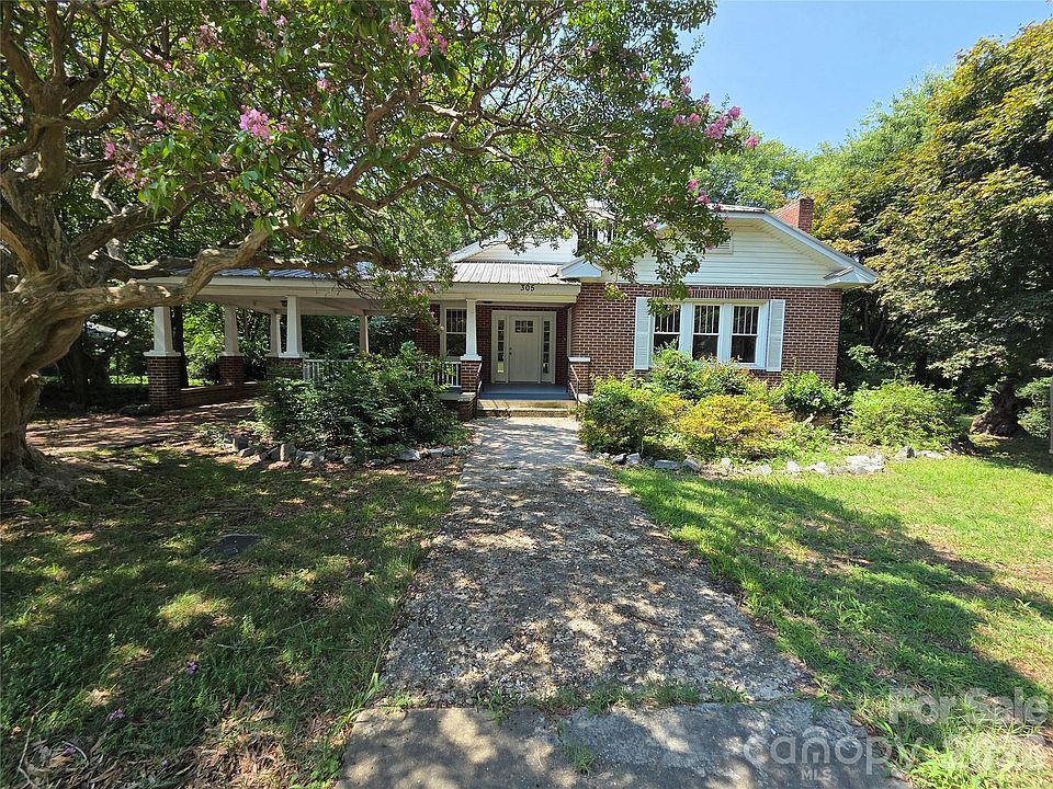 1st image of 305 W 12th St