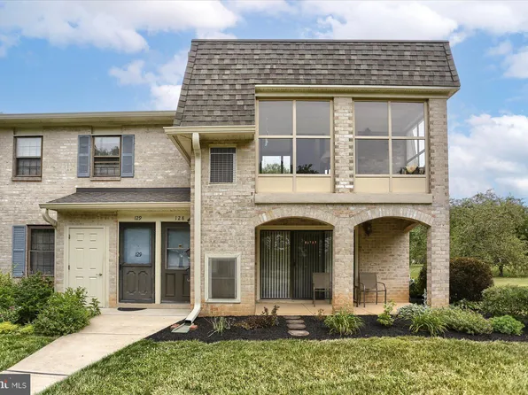 128 Valleybrook Dr, Lancaster, PA 17601