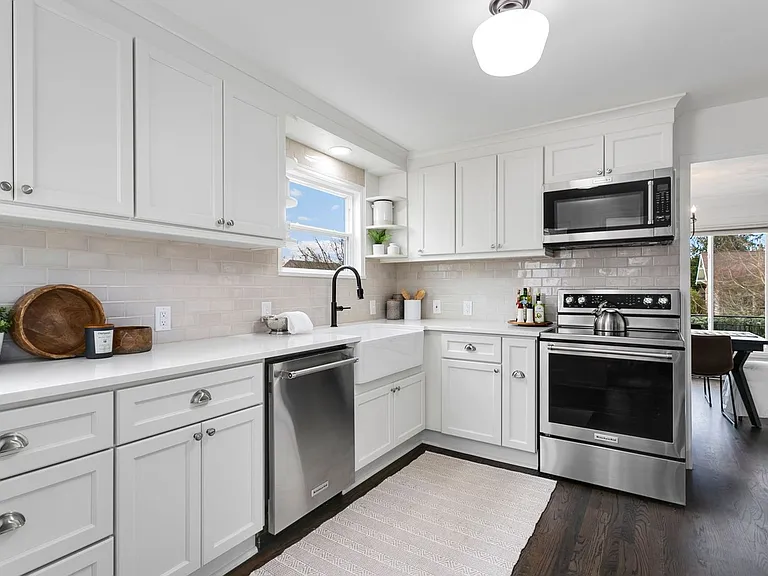 4115 N Stevens St — Photo 3