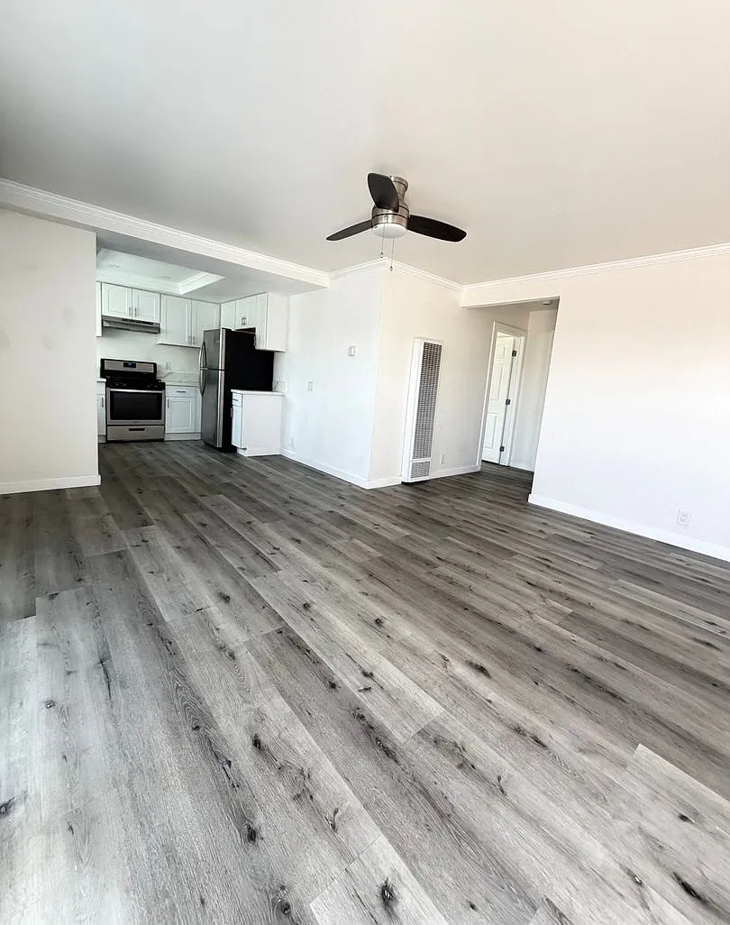 Fantastic & Modern Corner Unit w/ Private Patio — Photo 4