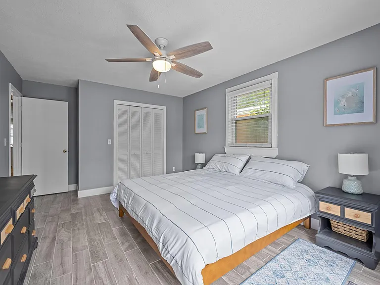 537 Margaret St — Photo 23