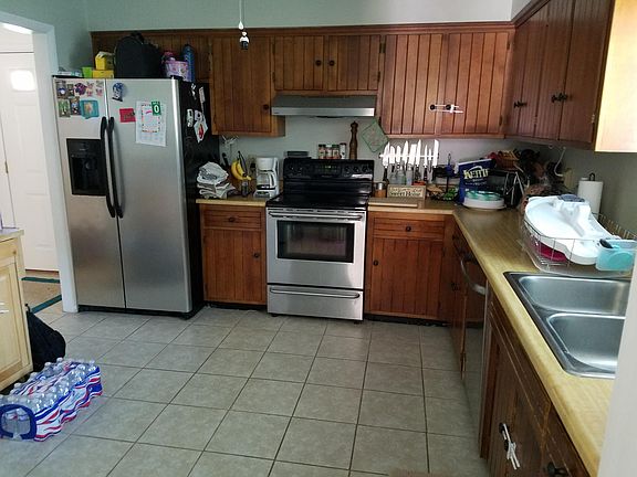 Kitchen- all stainless steel appliances