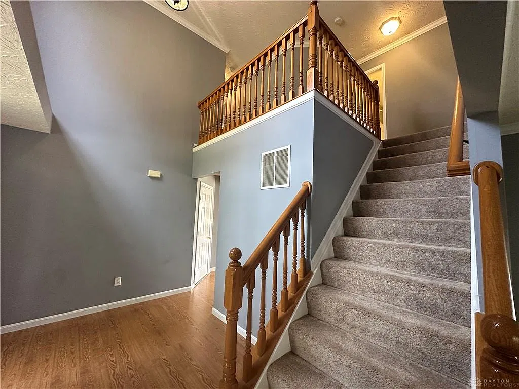 4 bed, 2.5 bath, 2222 sqft, $2,400 — Photo 4