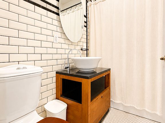 5th image of 100 Engert Ave APT 2F
