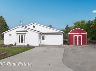 953 Day Rd, Vassar, MI 48768