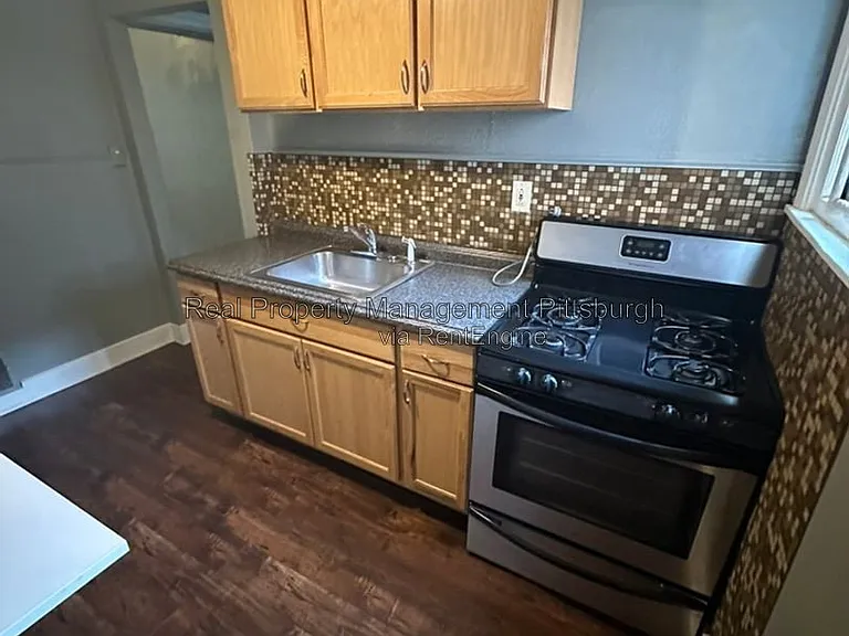 239 Urbana Way — Photo 4