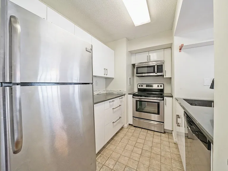 551 Observer Hwy #4C — Photo 3