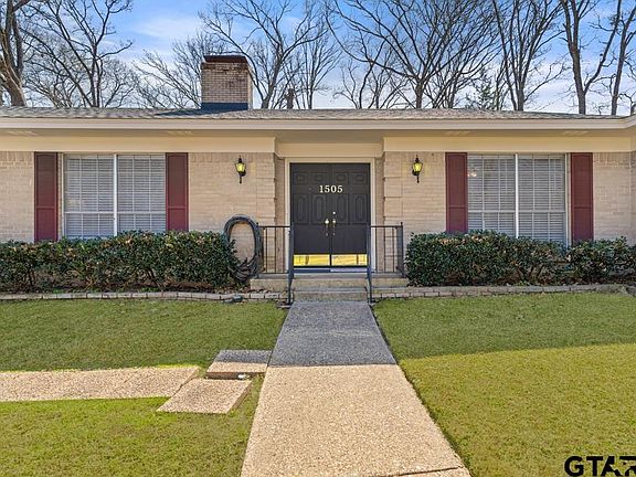 2nd image of 1505 Everglades Dr