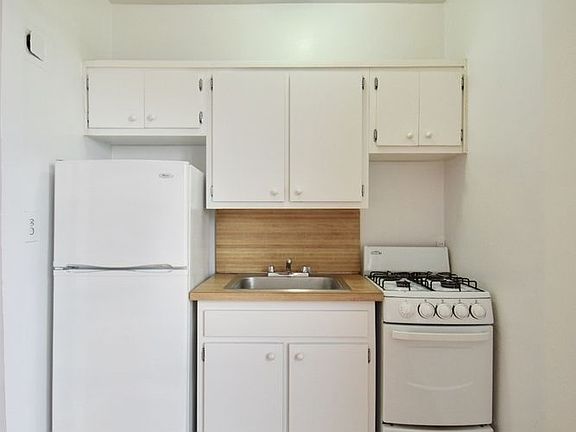 5th image of 200 Haven Ave APT 4K