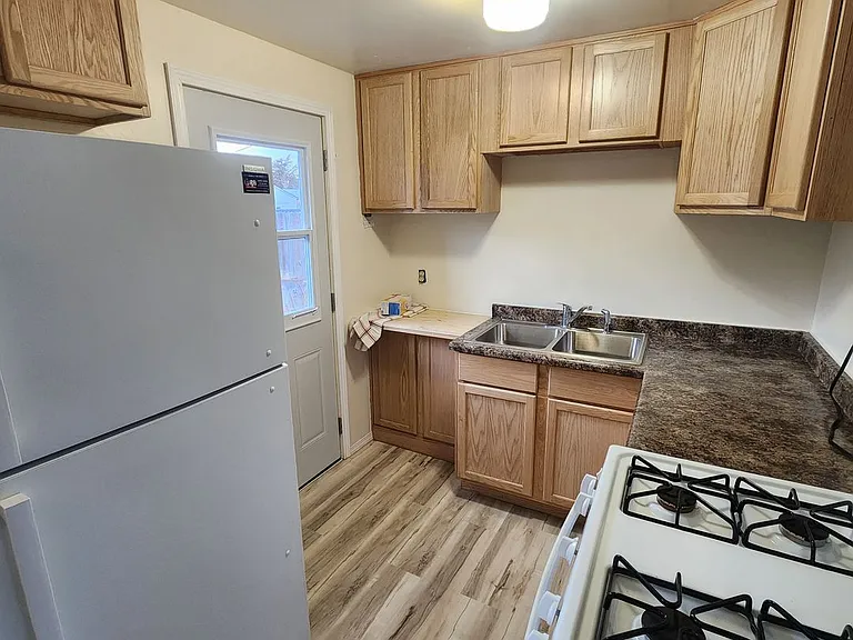 1426 Kearney Ave — Photo 5