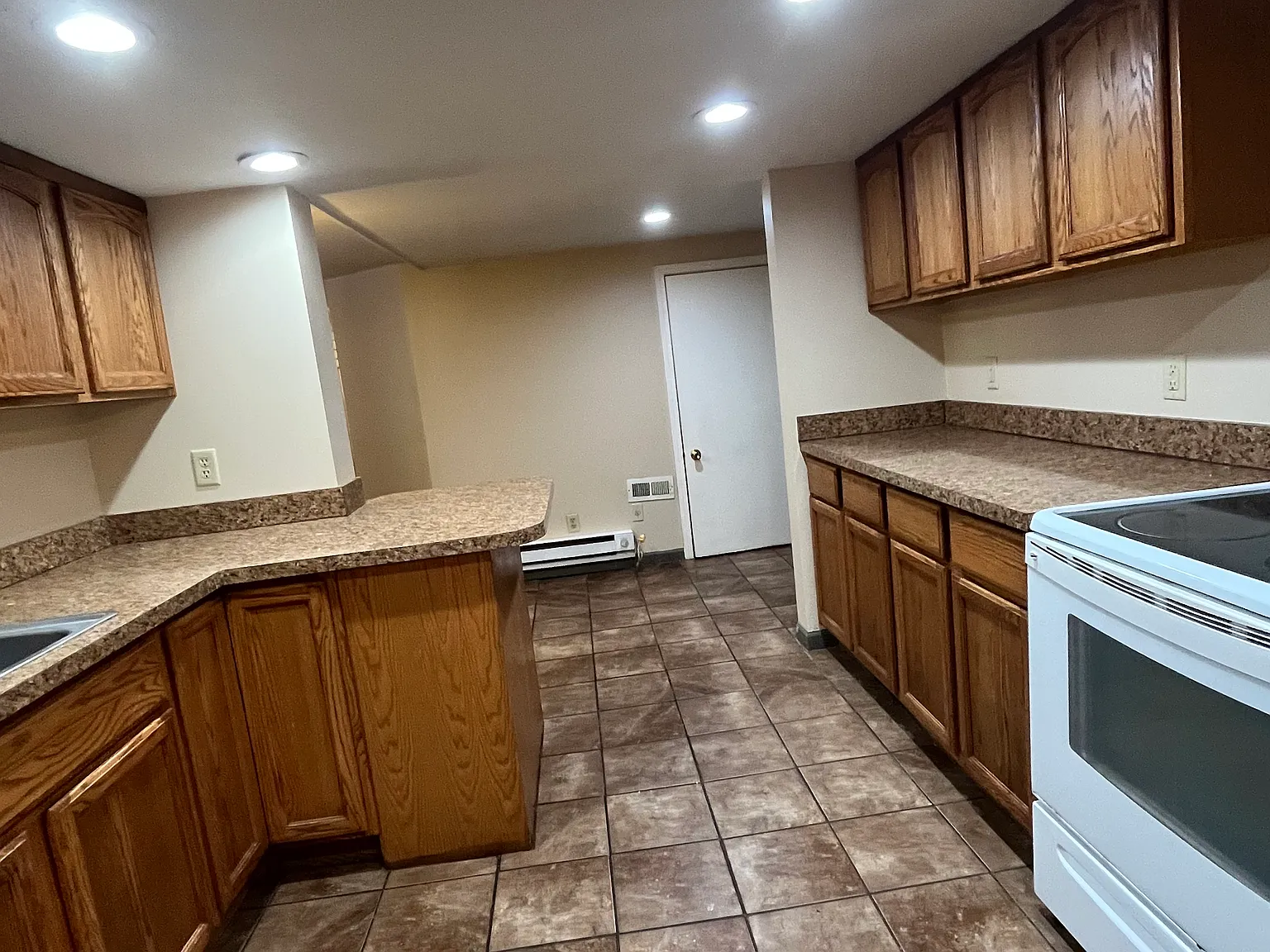 1 bed, 500 sqft, $975 — Photo 3