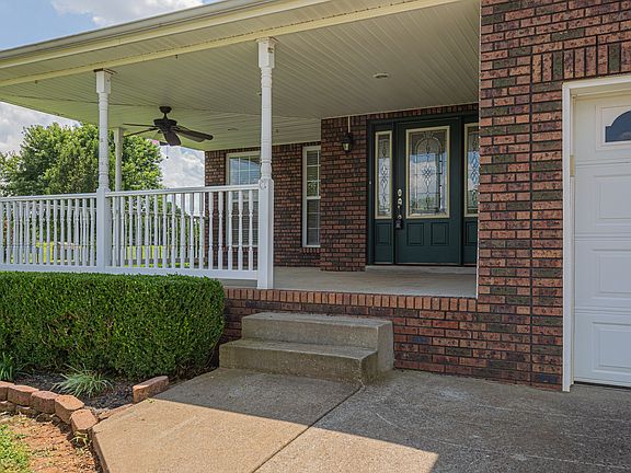 4th image of 946 Glenhurst Way