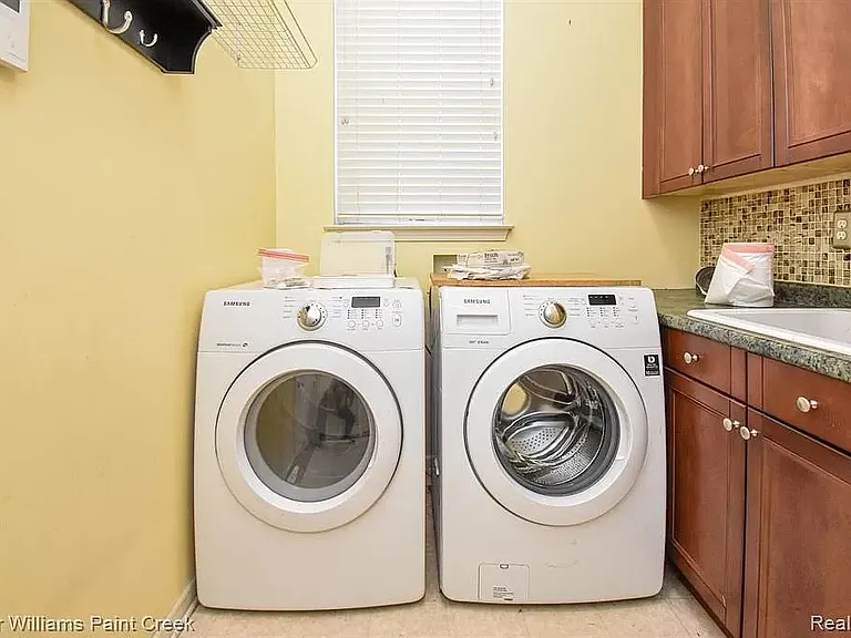29425 Whistler Dr — Photo 24