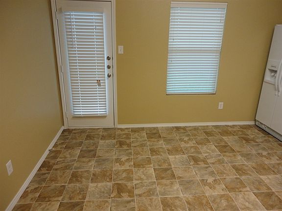 4th image of 609 Stirrup Bar Dr