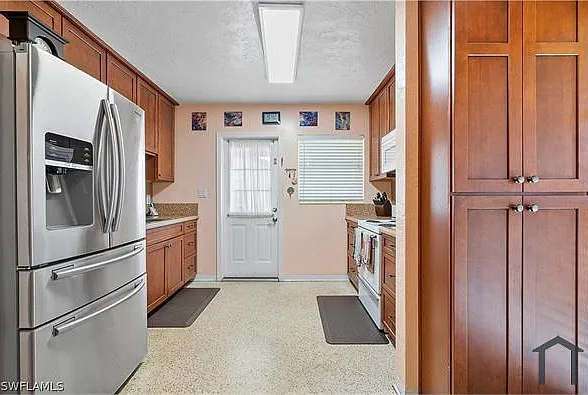 1437 Byron Rd — Photo 5