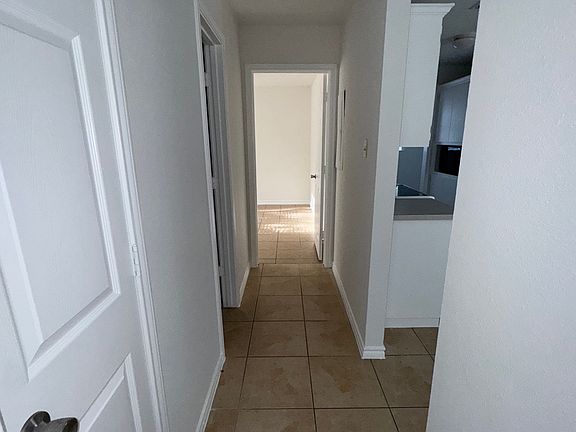 5th image of 450 Shady Bluff Dr #2