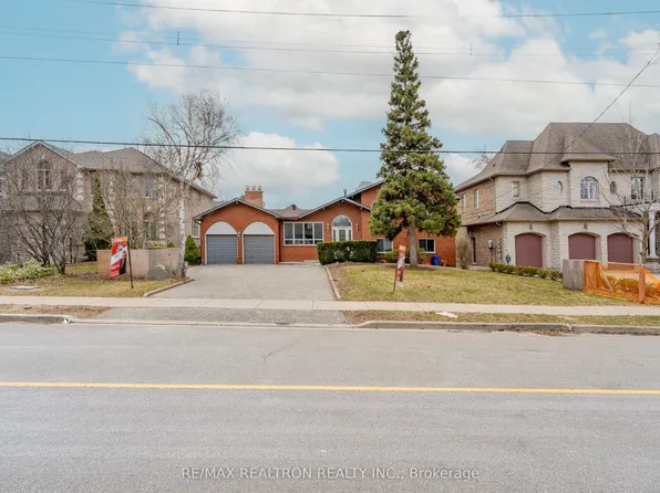 209 Crestwood Rd, Vaughan, ON L4J 1A8