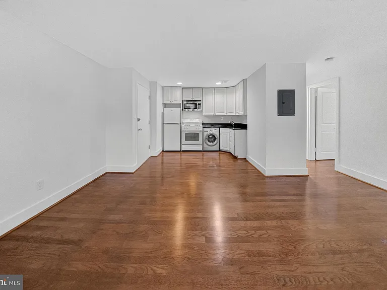 4840 Macarthur Blvd NW #401 — Photo 9