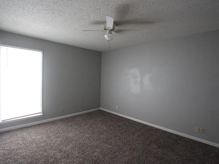 Wyndham Hill Apartments conveniently located in Southeast Tyler — Photo 15