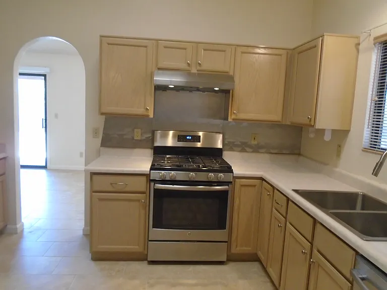 8054 S New Abbey Dr — Photo 8