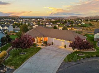 15307 S Mountain Ridge Ct, Kennewick, WA 99338