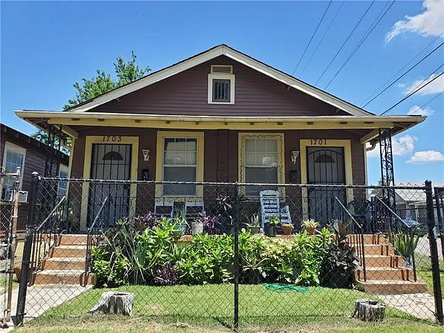 1703 Clouet St — Photo 2
