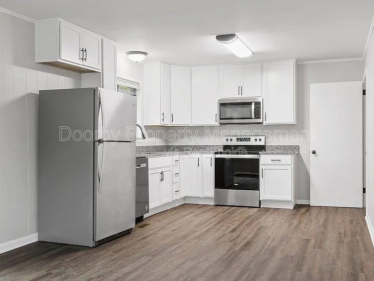 1945 Barrett Dr — Photo 4