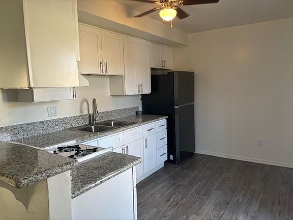 2 bedroom 1 bathroom kitchen layout