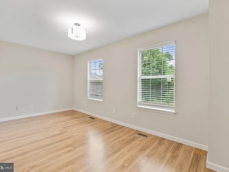1004 Dartmouth Glen Way — Photo 19