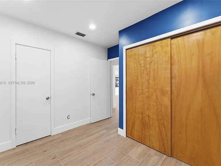 121 SW 71st Ave — Photo 12