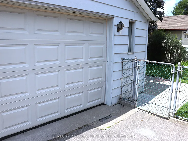 110 Gilroy Dr — Photo 22
