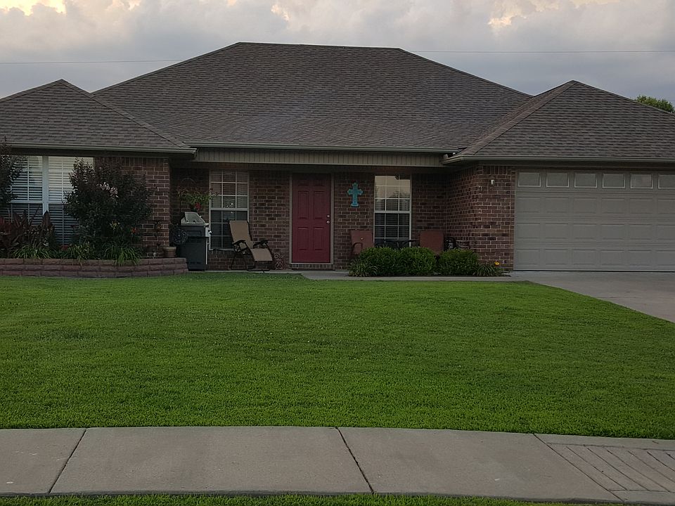 1st image of 16 Weatherton Dr