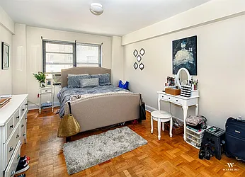 Rented by Warburg
