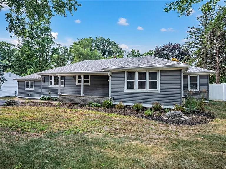 37721 Grantland St — Photo 3
