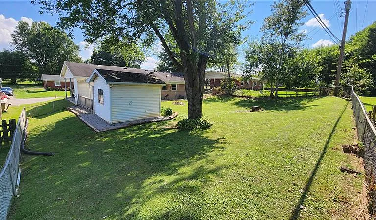 505 Kent Dr — Photo 11