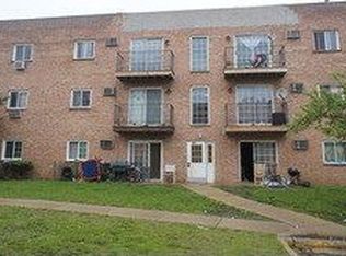 147 E Elk Trl #346, Carol Stream, IL 60188
