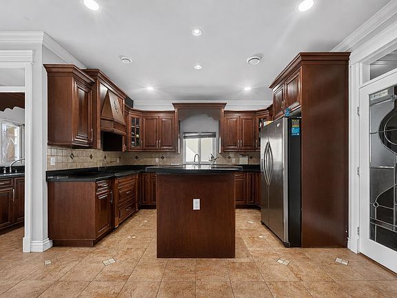 4th image of 6657 128th St