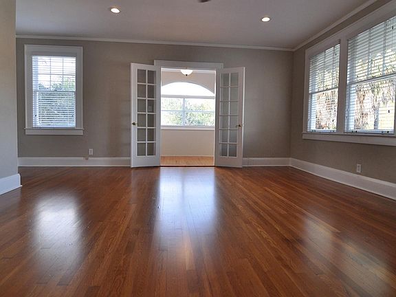 3rd image of 1806 W Hills Ave APT 3