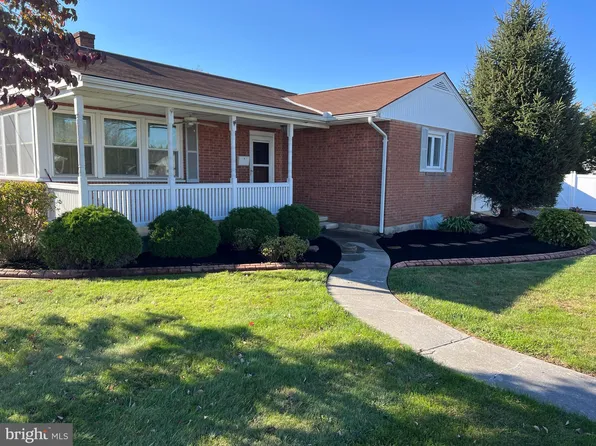 1483 E Walnut St, Annville, PA 17003